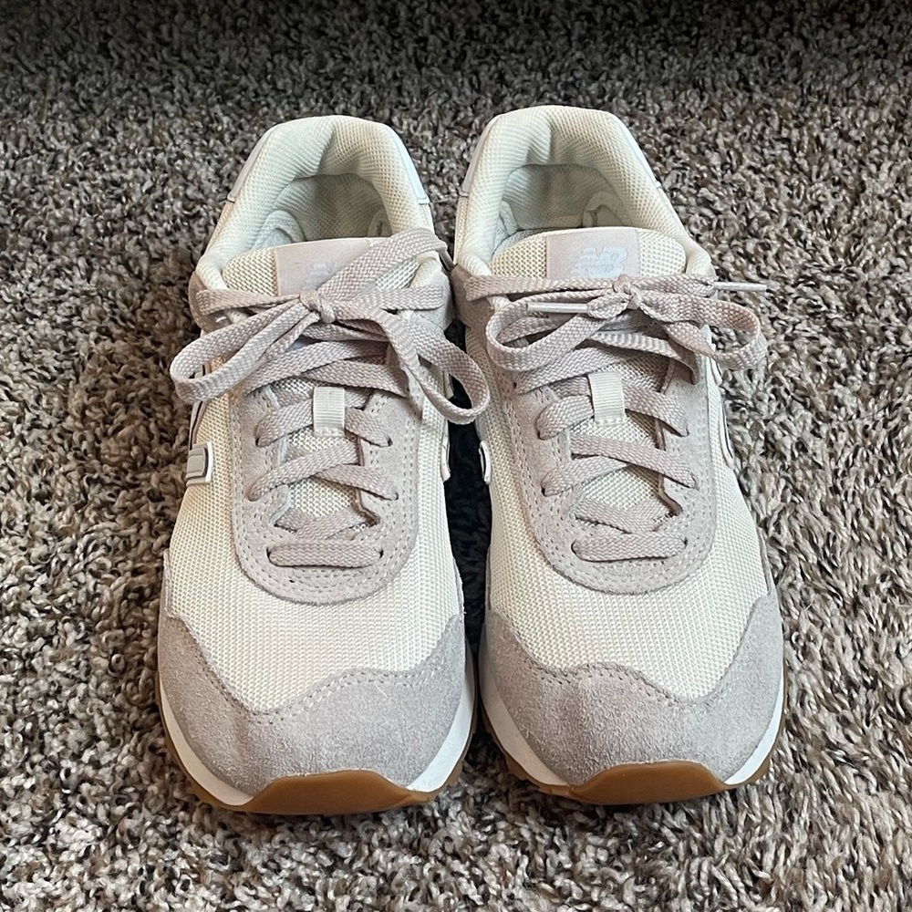 New Balance • Women’s Off-White and Blue Athletic Shoes. Size 8.5